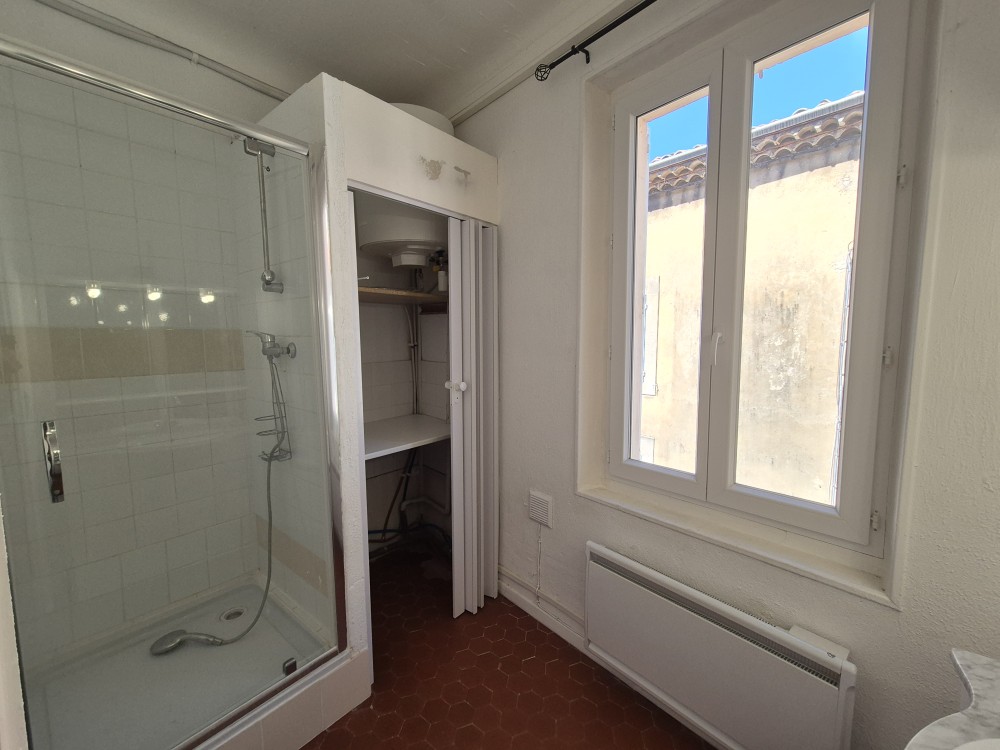Studio Apt (84400)